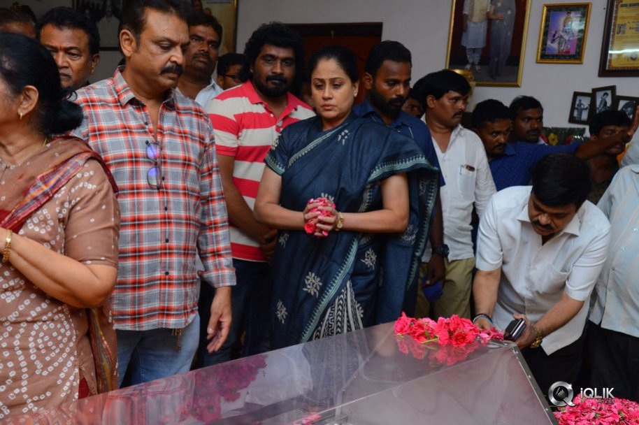 Celebrities-Pay-Homage-to-Vijaya-Nirmala-Garu